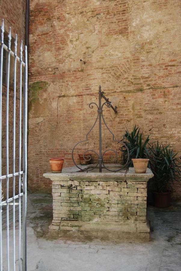 فندق سيينافي  Antica Dimora Del Buongoverno المظهر الخارجي الصورة