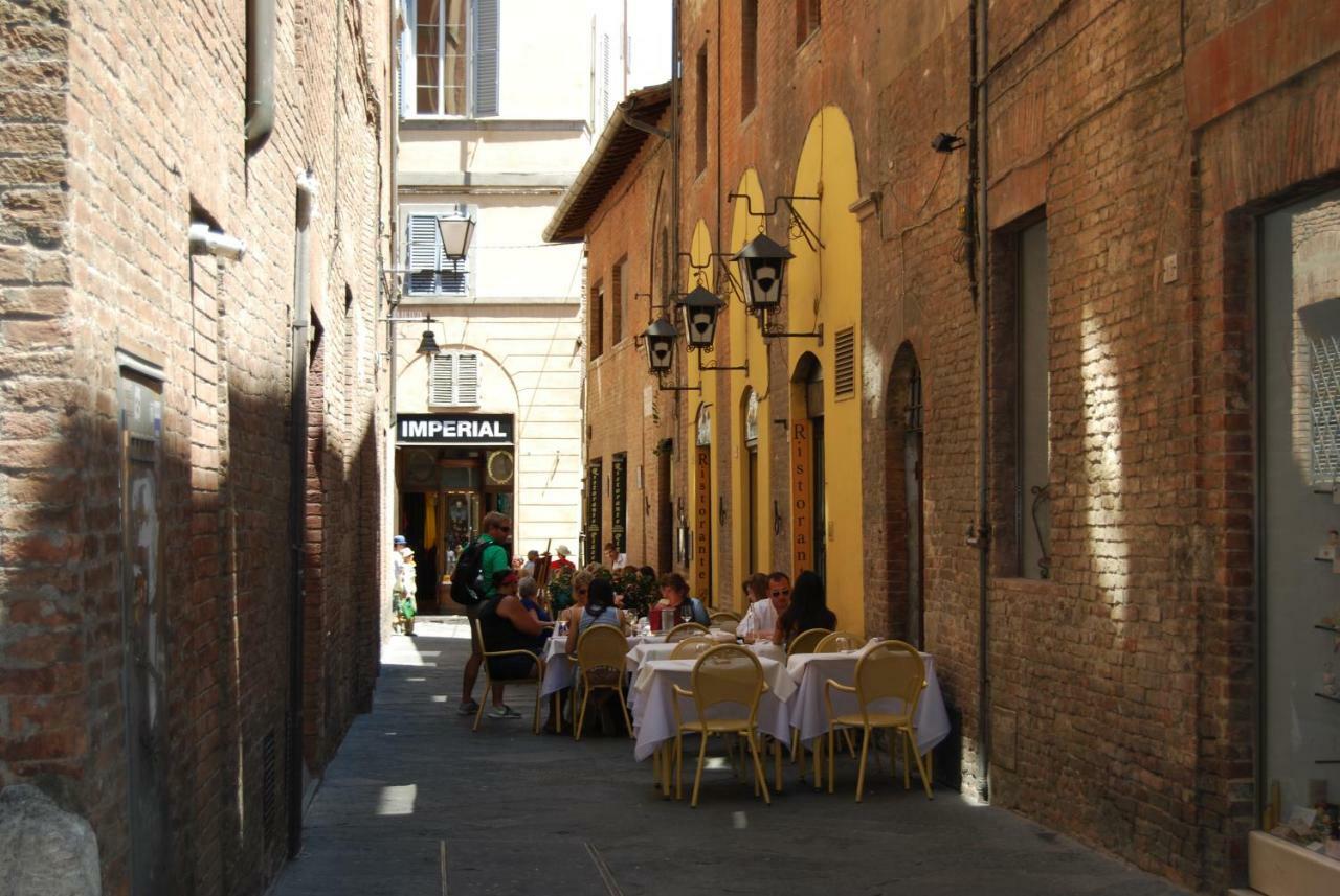 فندق سيينافي  Antica Dimora Del Buongoverno المظهر الخارجي الصورة